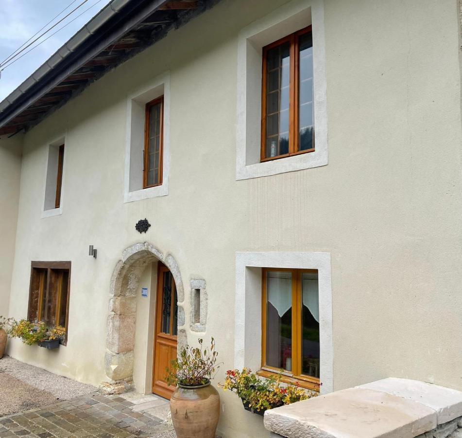 Hostal 7 P - Au Coeur Du Massif Jurassien Les Rousses Exterior foto